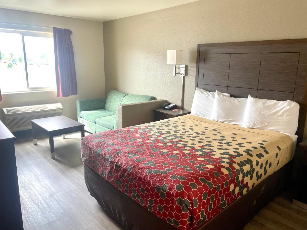 Hotel Econo &