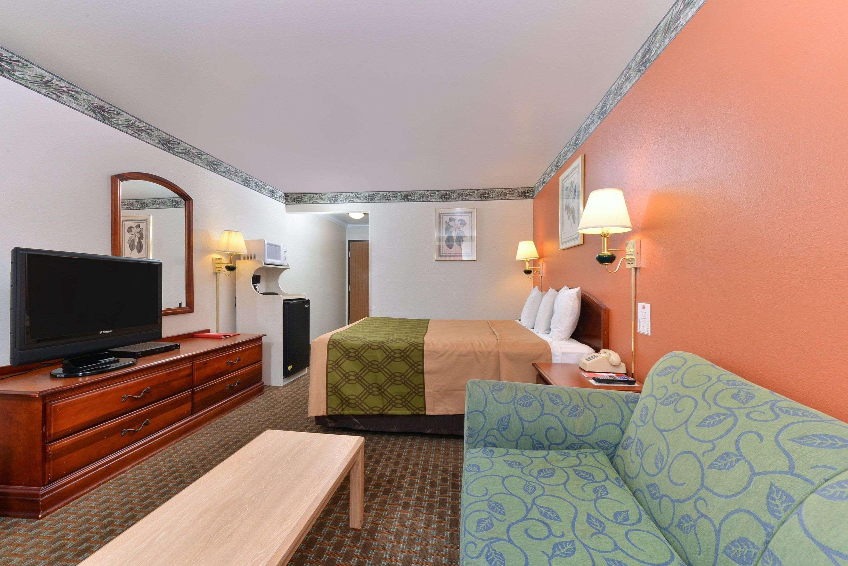 Econo & Hotel 2*